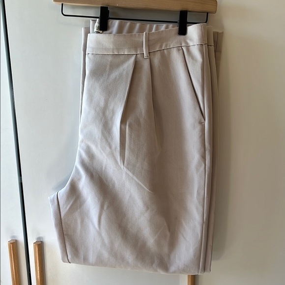 A&F tailored straight pant, XXL, US20. Light taupe. - Picture 12 of 12